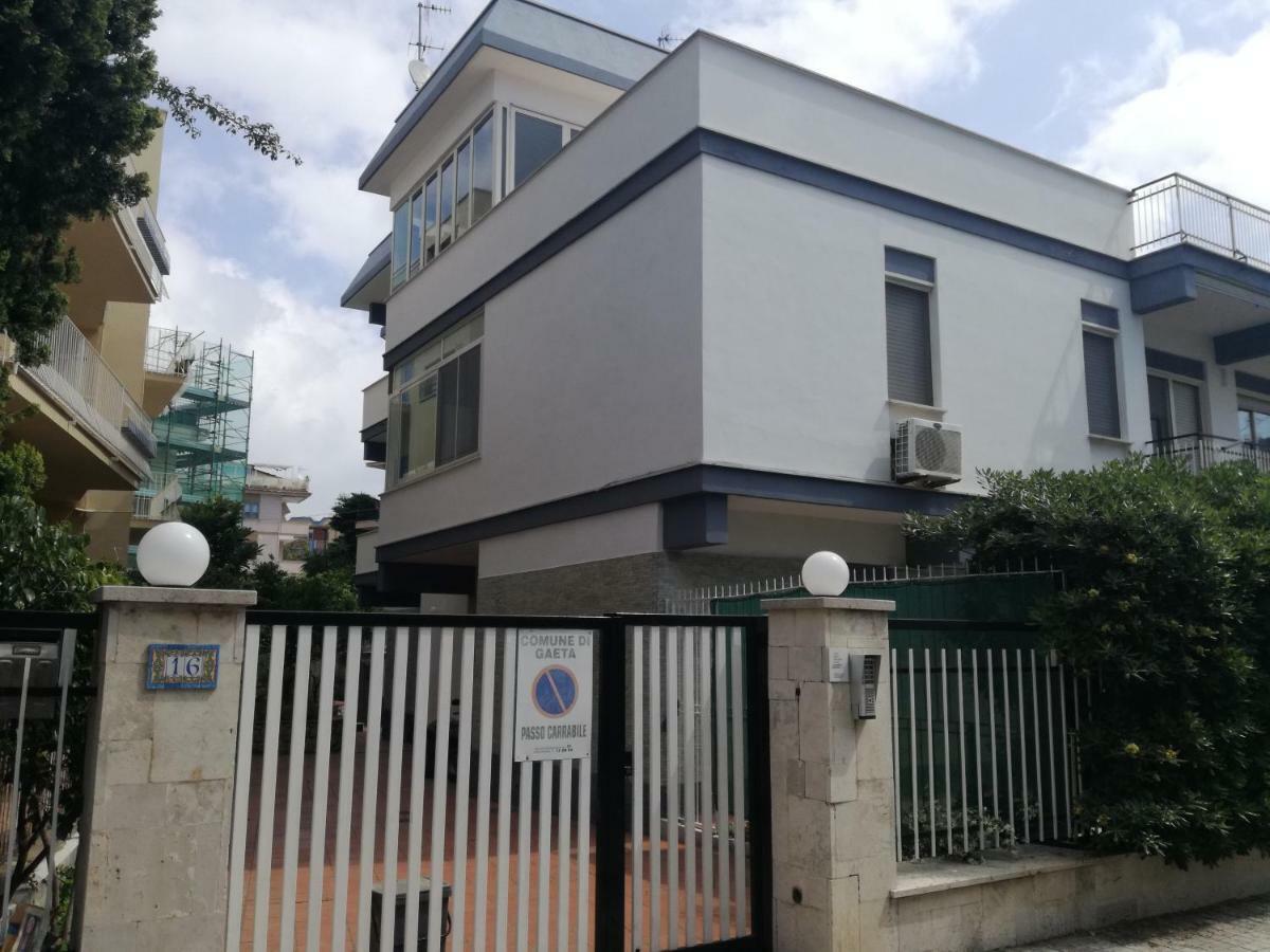Cento Passi Dal Mare Apartment Gaeta Luaran gambar